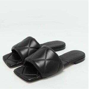 Authentic Bottega Veneta Quilted Lido Black Leather Sandals Flats 40.5 10.5